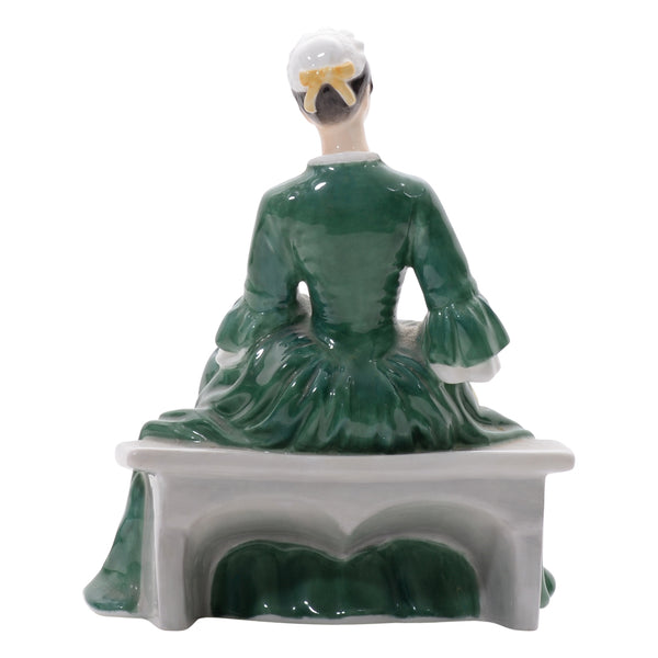 Royal Doulton Figurine Lady From Williamsburg HN2228