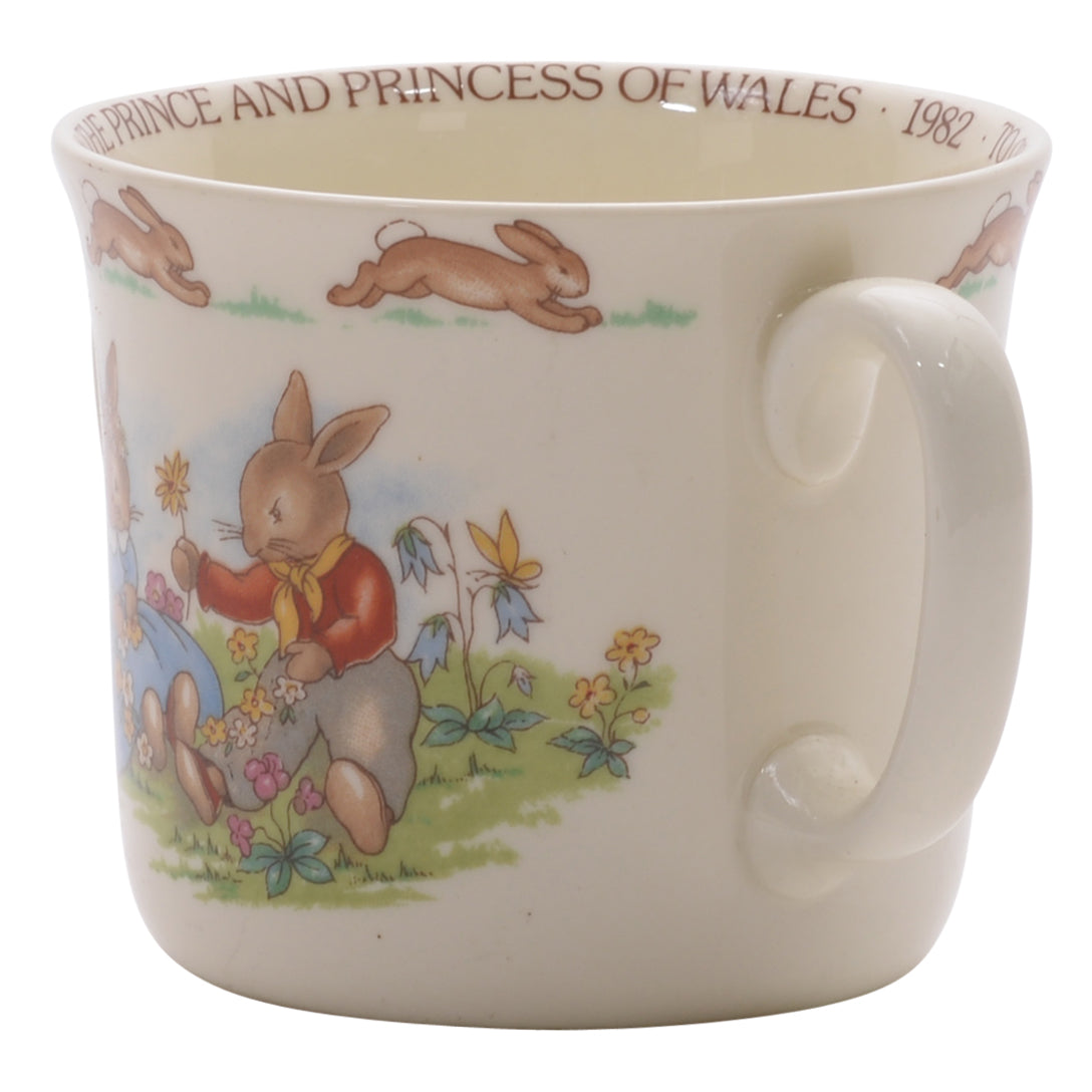 Giving flower bunnykin loving cup