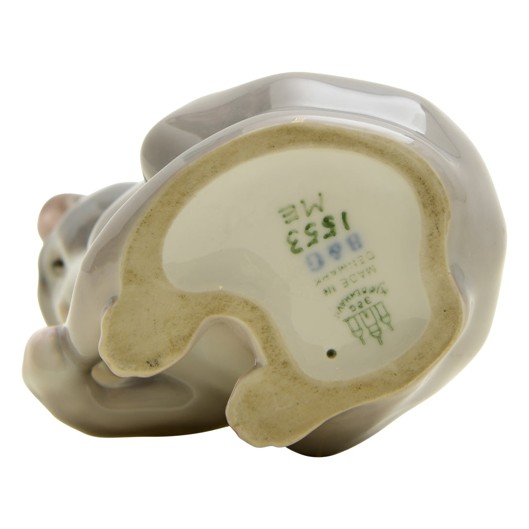 Cat Figurine 1553