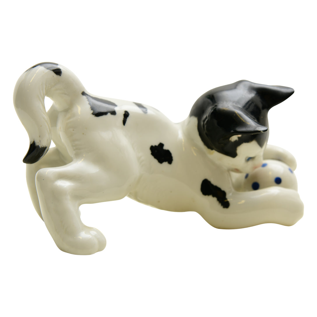 Boehm Vintage Cat with Ball c 1953