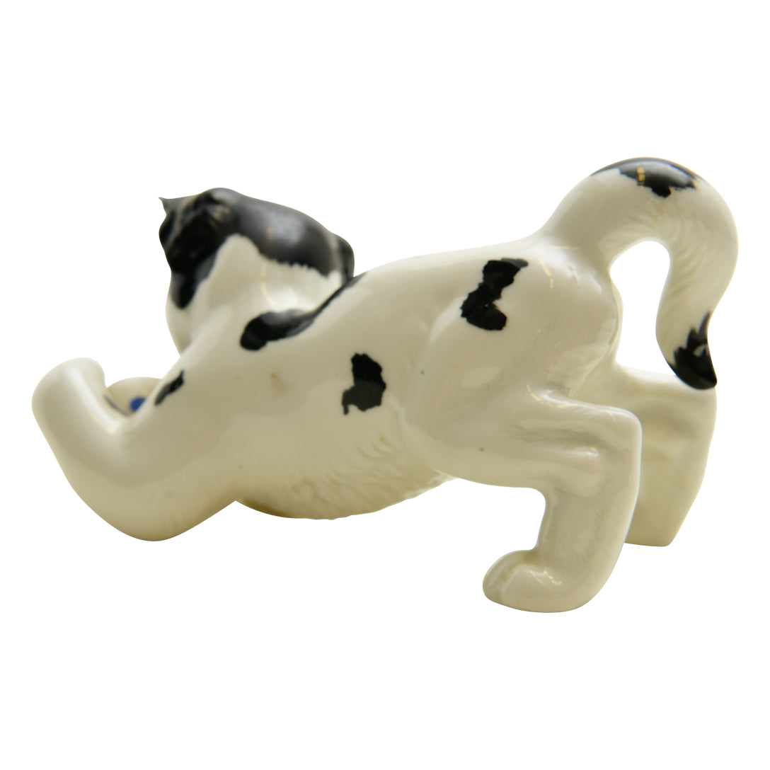 Boehm Vintage Cat with Ball c 1953