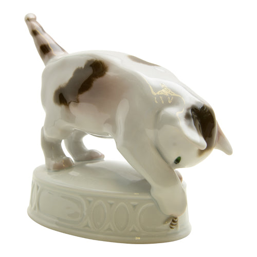 Rosenthal Bavaria Cat w/Bee 1926