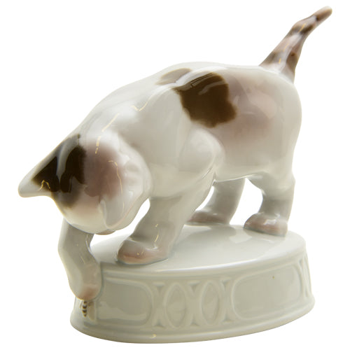 Rosenthal Bavaria Cat w/Bee 1926