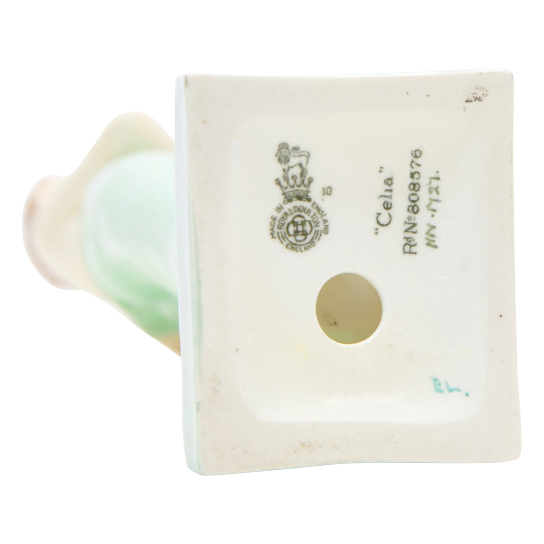 Celia, Pale Green