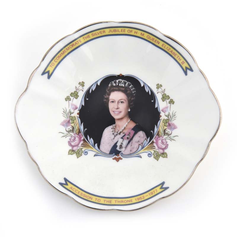 Plate, Accession To The Throne 1952-1977