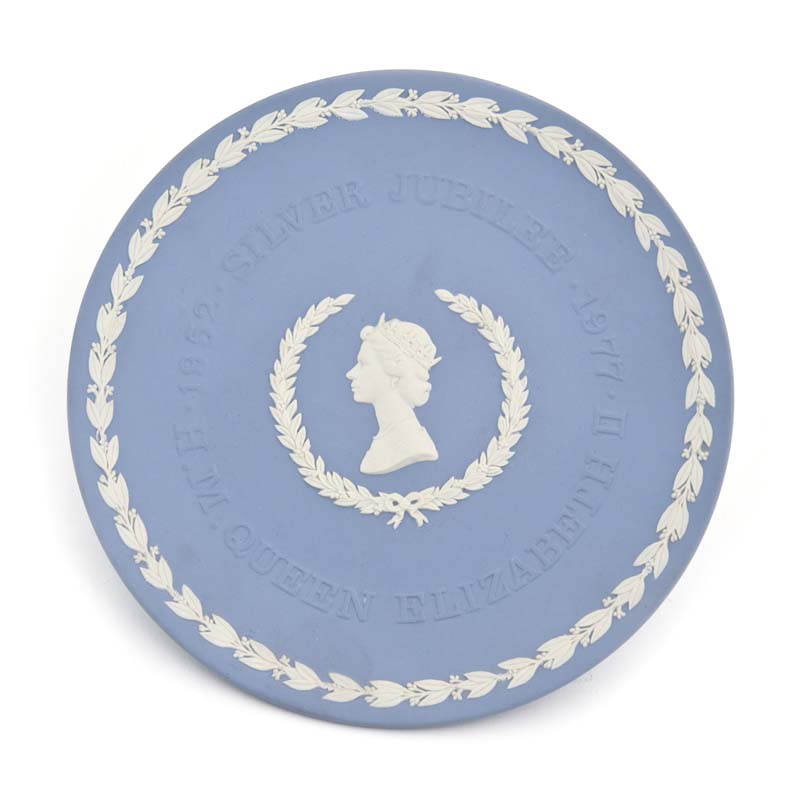 Wedgewood QE II Silver Jubilee Plate 1977