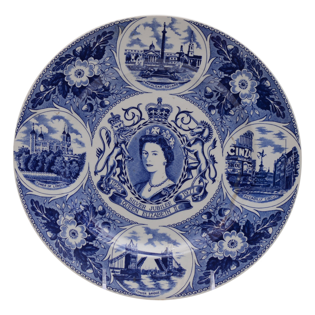 Plate Queen Elizabeth II