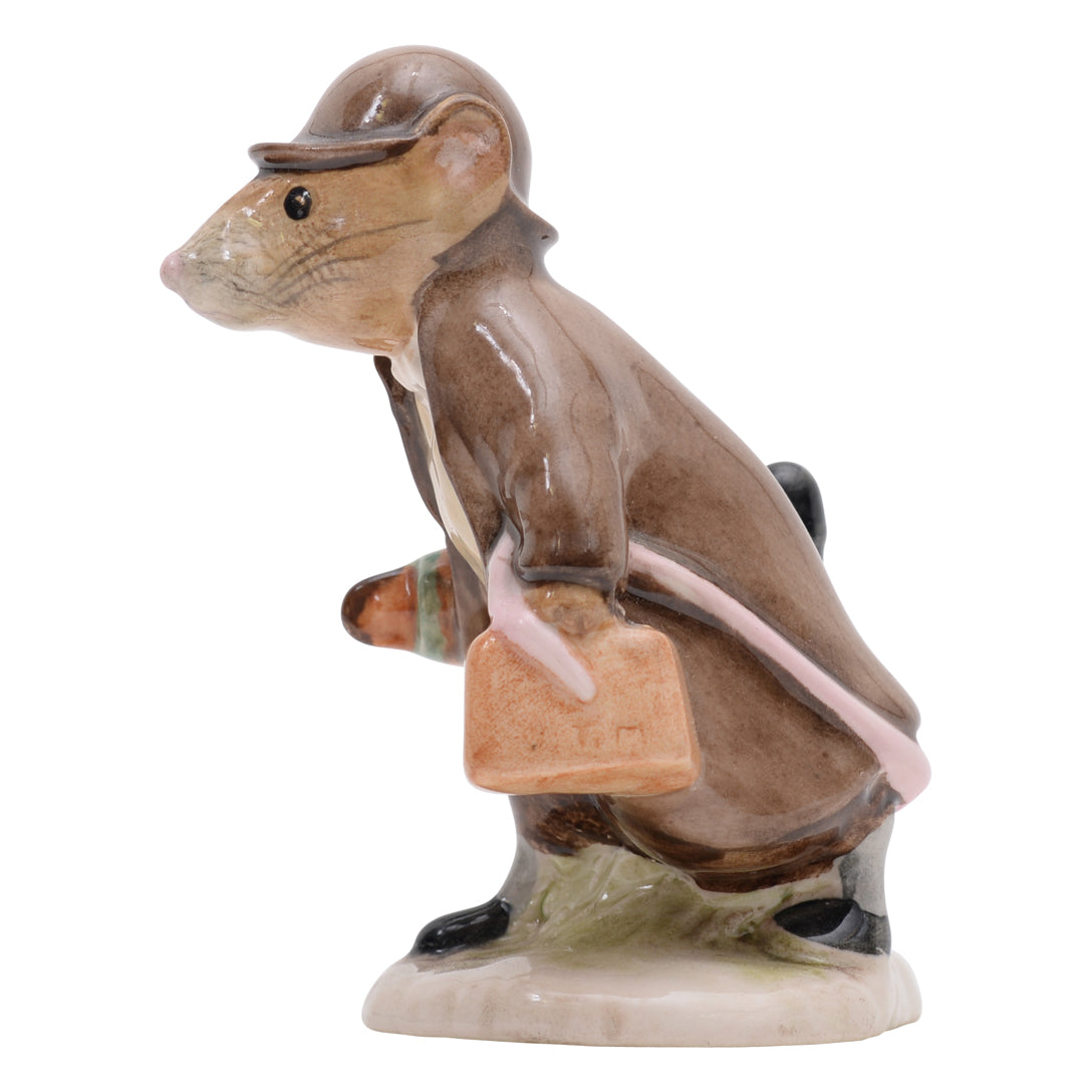 Johnny Town Mouse w/ Bag mouse sculpture