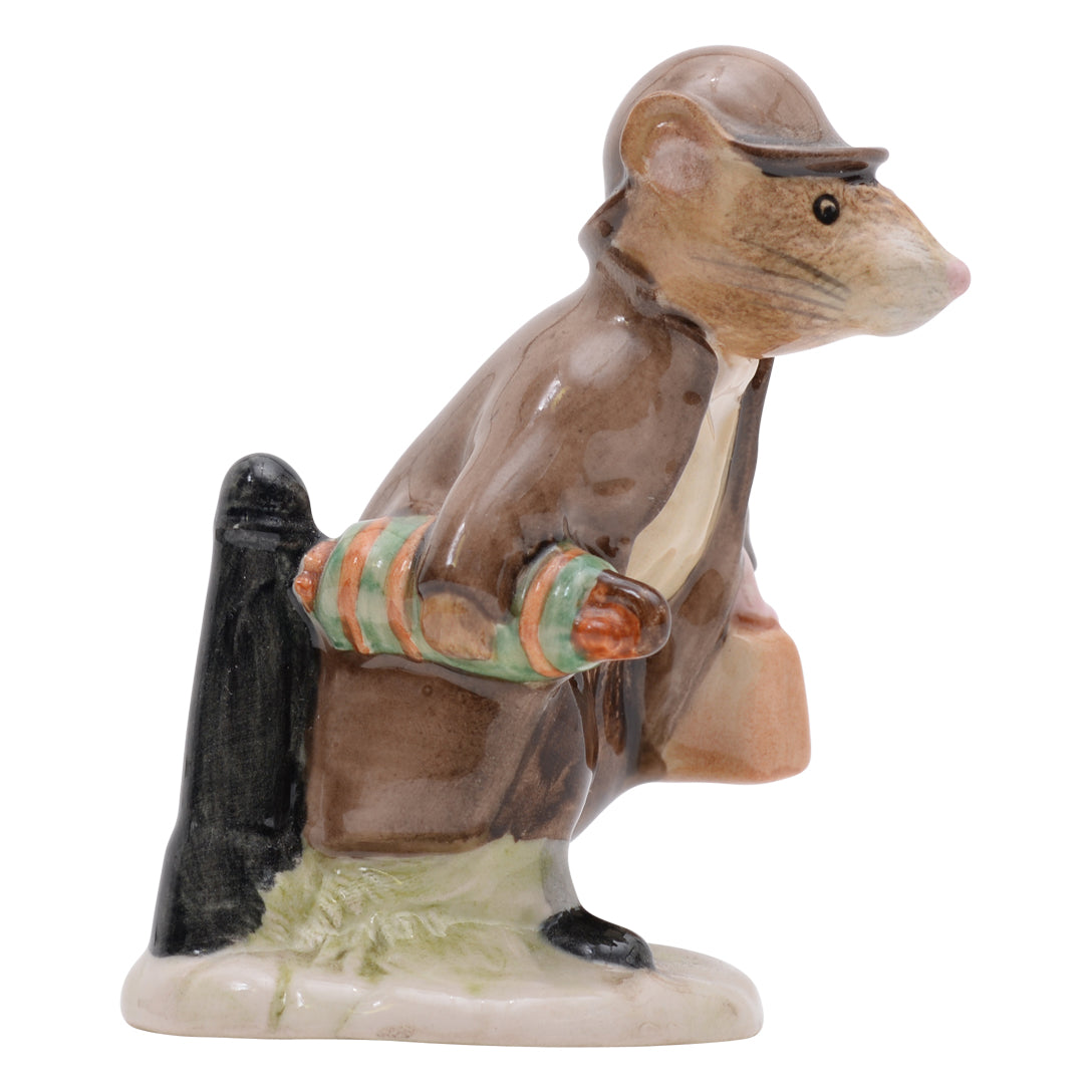 Johnny Town Mouse w/ Bag mouse sculpture