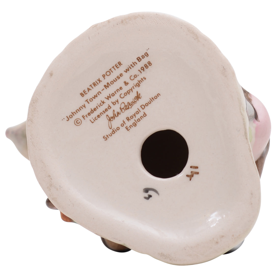 Johnny Town Mouse w/ Bag mouse sculpture