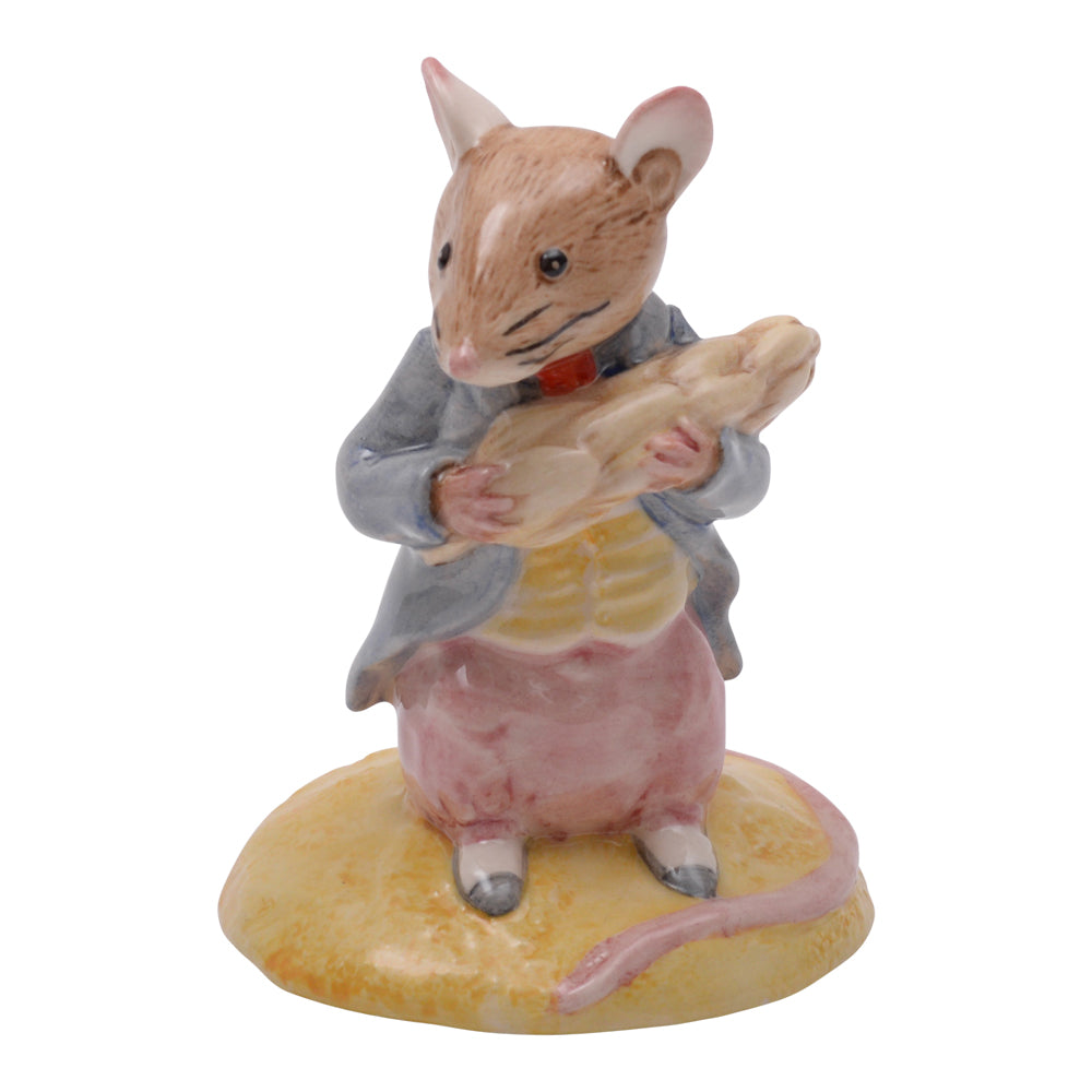 Johnny Town Mouse Eating Corn P3931