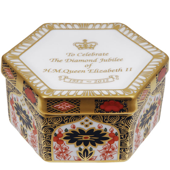 Diamond Jubilee Old Imari Box