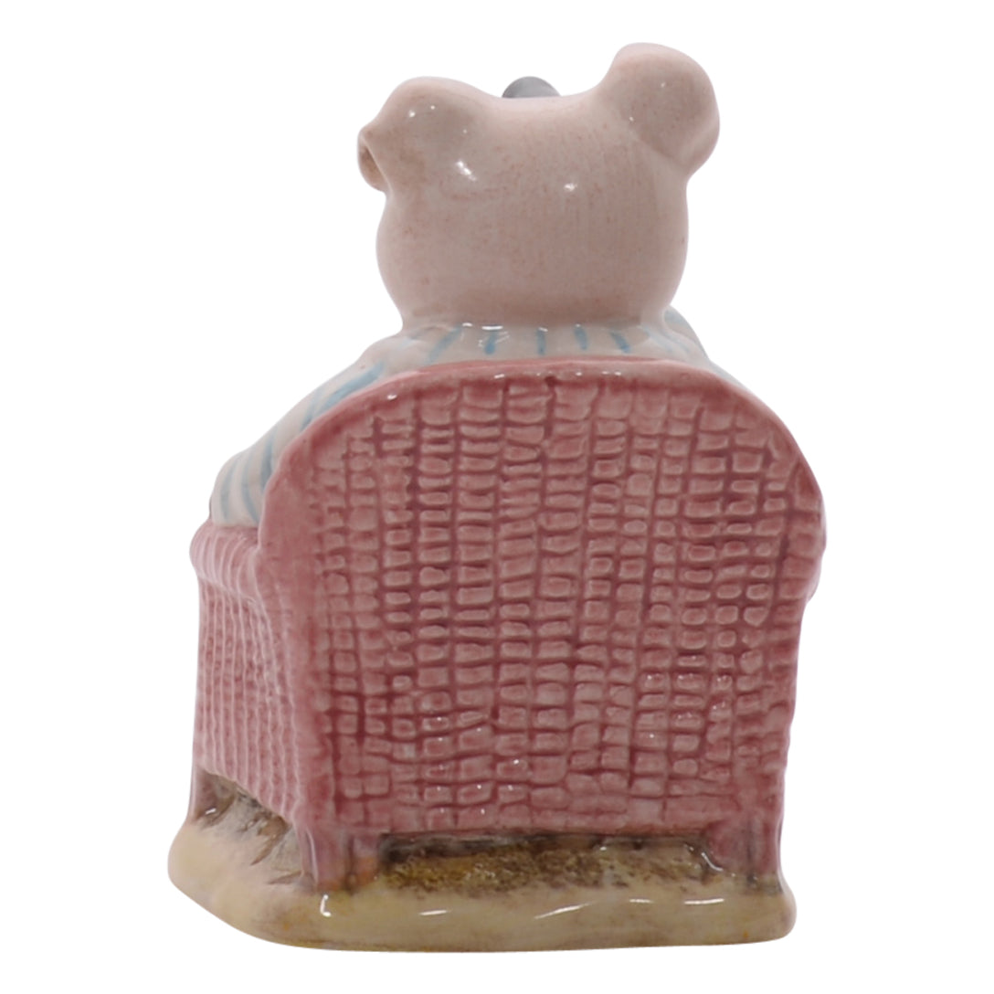 Little Pig Robinson Spying