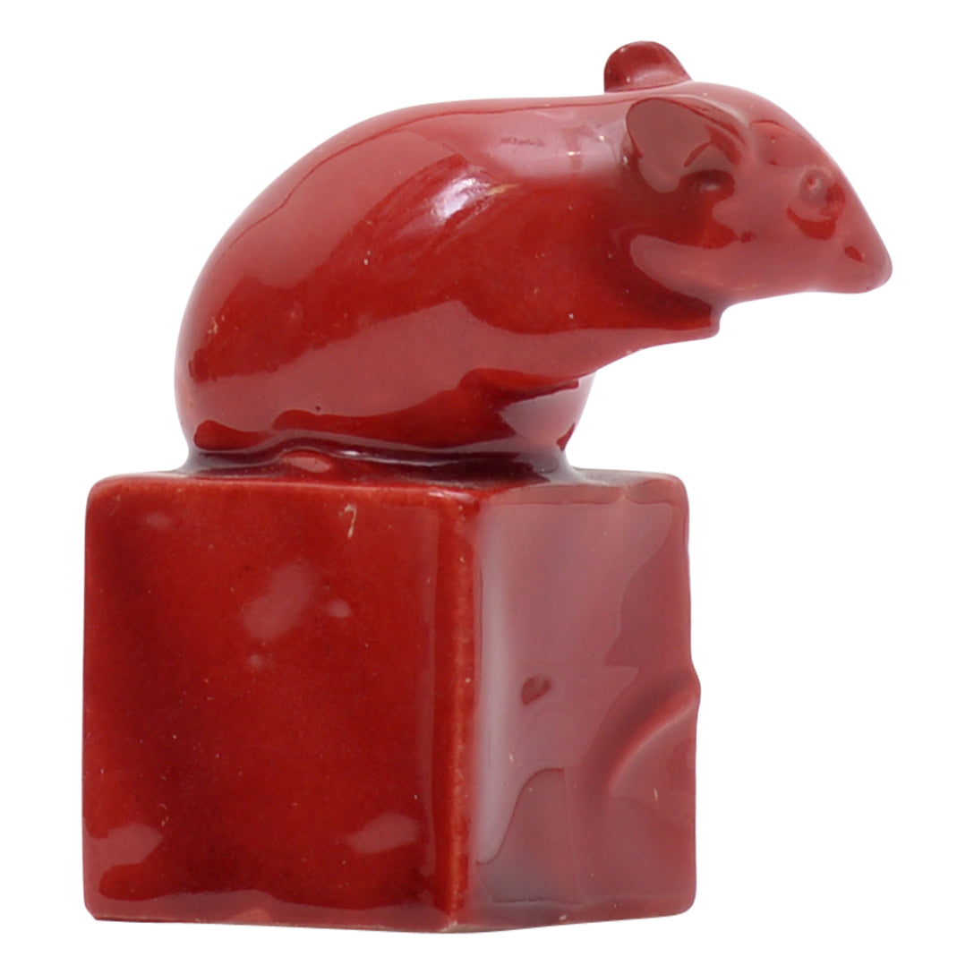 Mouse on cube