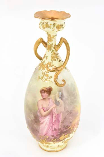 Lyre Player Luscian Vase