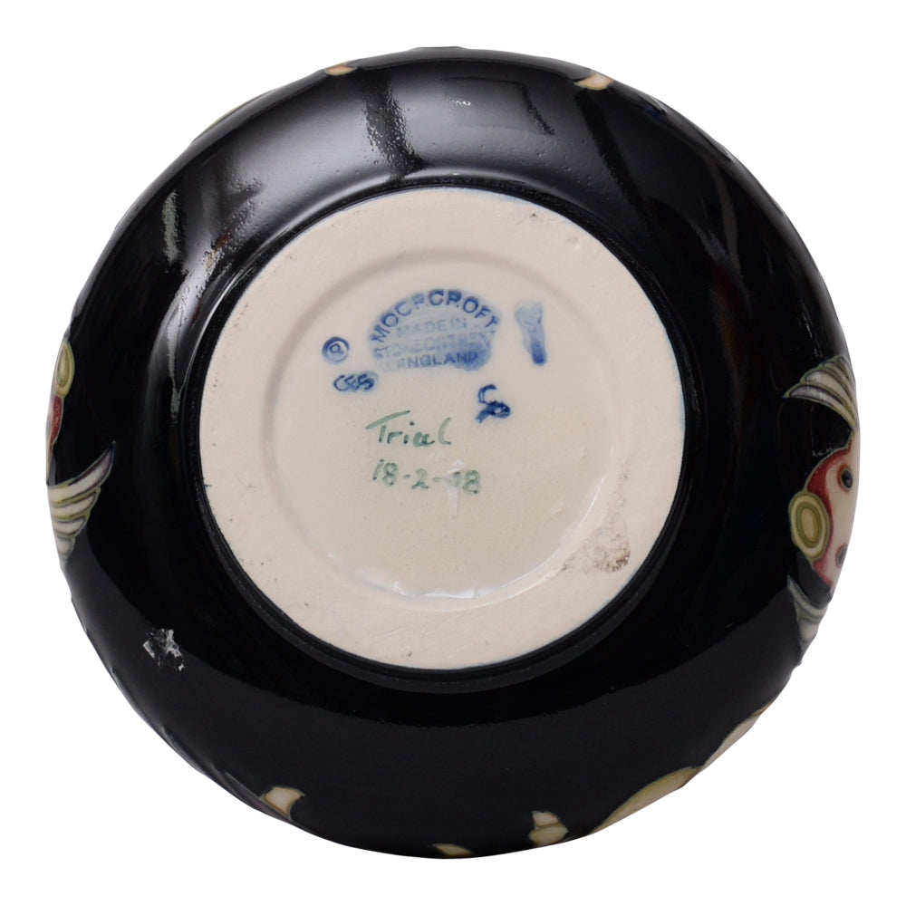 Trial pelican vase