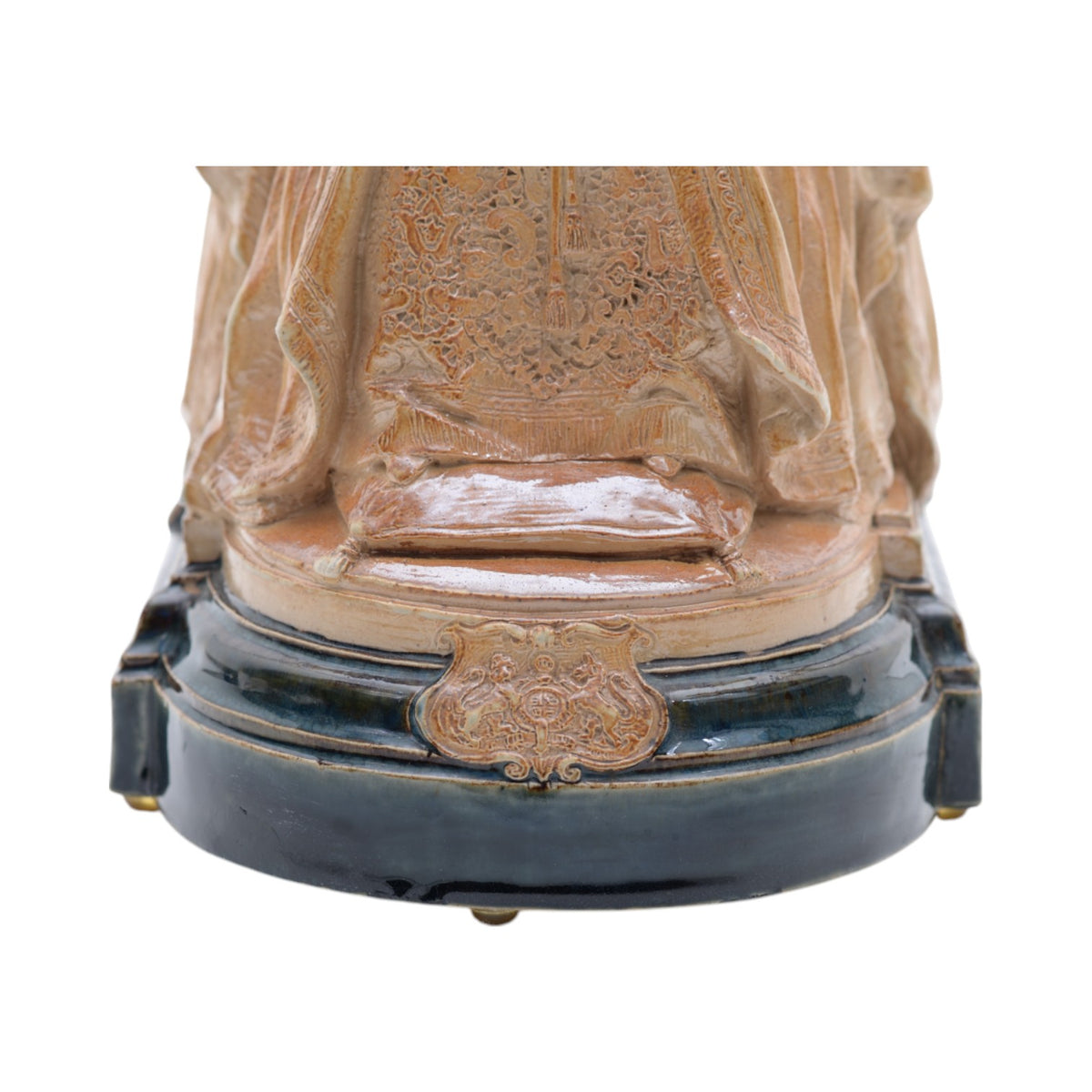 Queen Victoria statue colorway