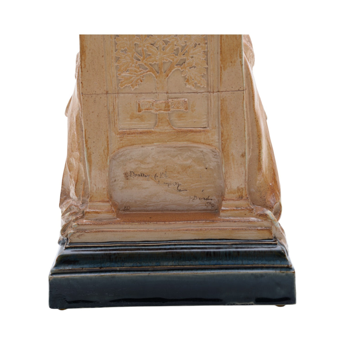 Queen Victoria statue colorway
