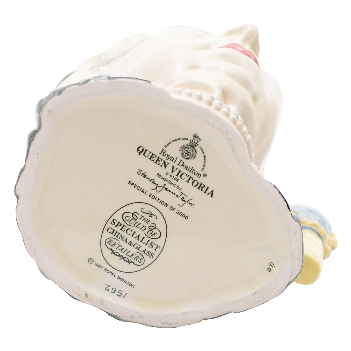 Queen Victoria Large D6788