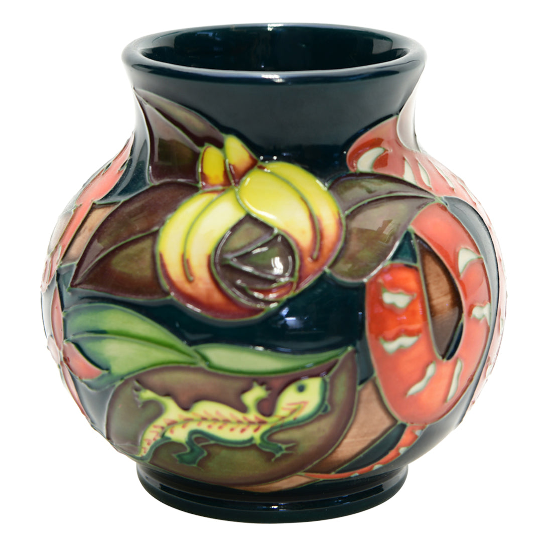 Amazon vase                                                                                                                           
