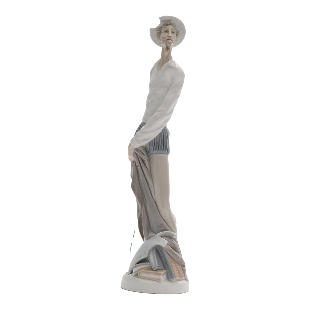 Don Quixote Standing up Figurine,01004854