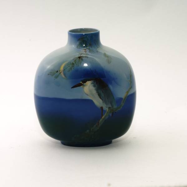 Titanian Night Heron Vase