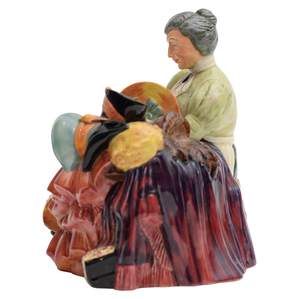 Wardrobe Mistress HN2145