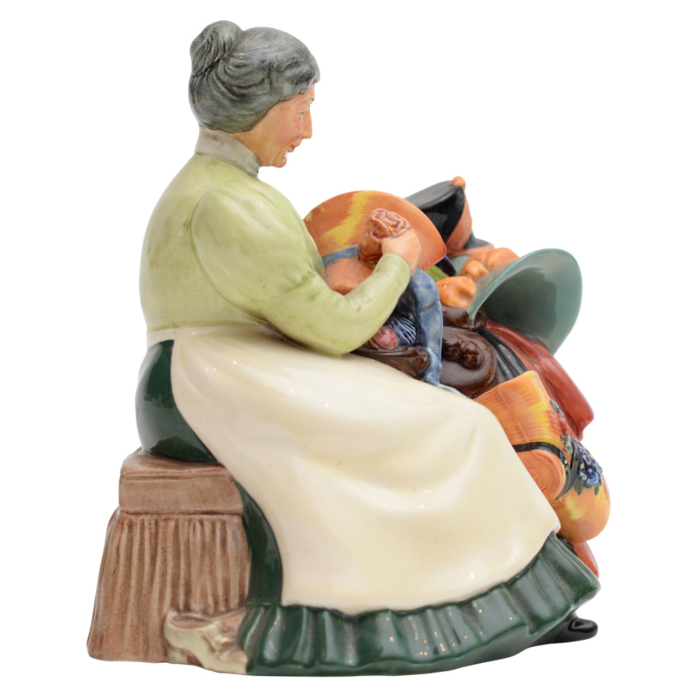 Wardrobe Mistress HN2145