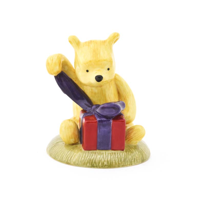 Winnie Pooh A Present